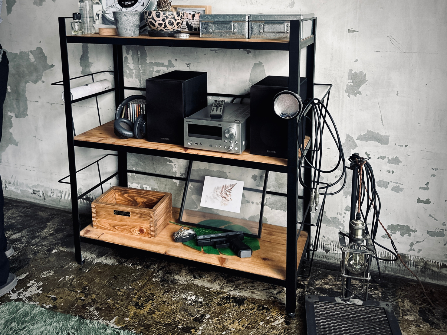 大阪のおしゃれな家具屋 オーダー家具・アイアン家具ならINDUSTRIALBRANCH® 映画「ゴリラホール」