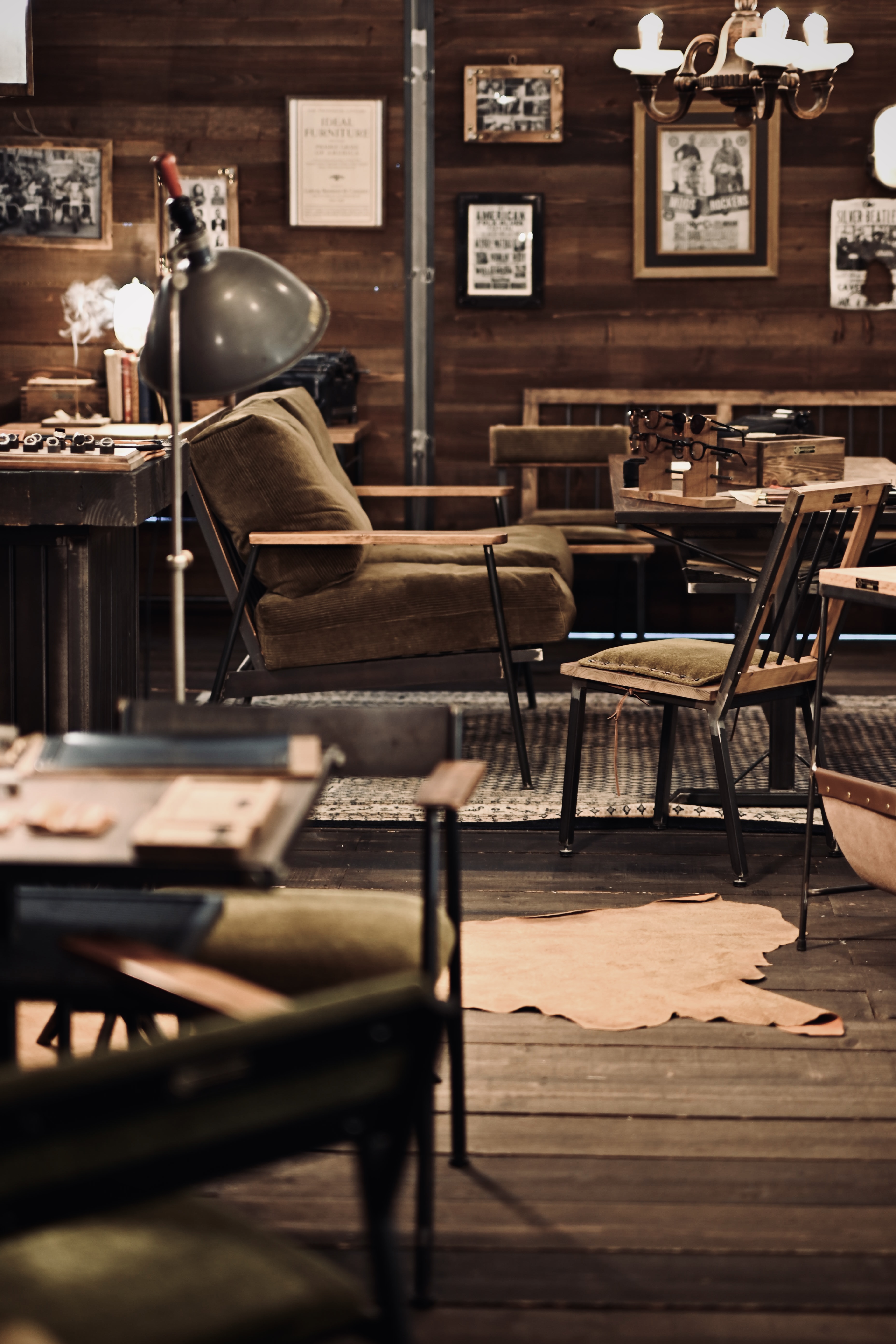 大阪のおしゃれな家具屋 オーダー家具・アイアン家具ならINDUSTRIALBRANCH®ショールーム 